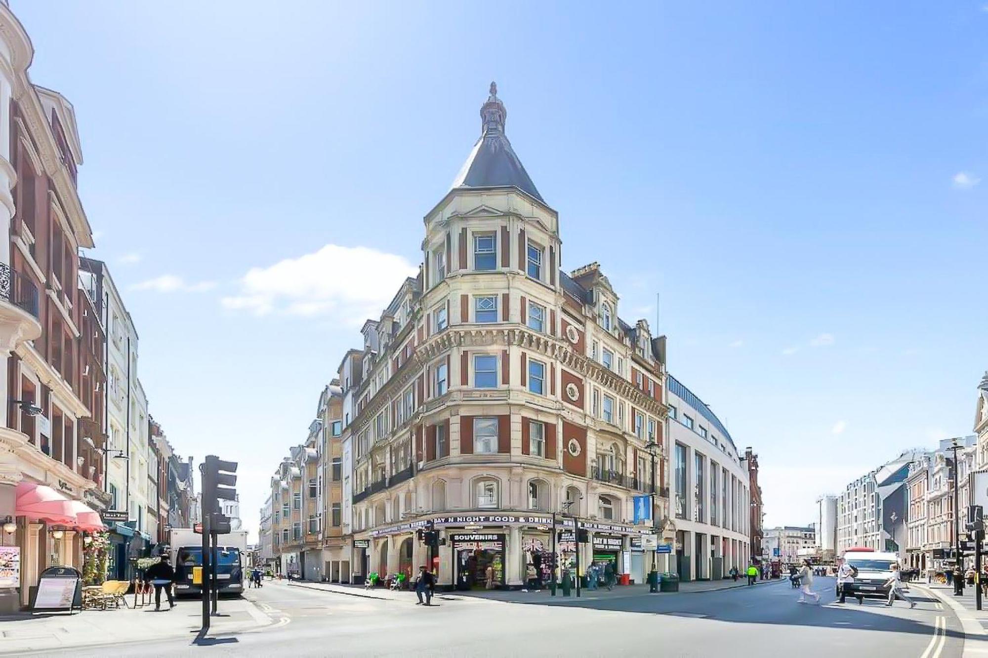 Spacious Apartment In Piccadilly Sleep 6 Vrb Лондон Екстериор снимка